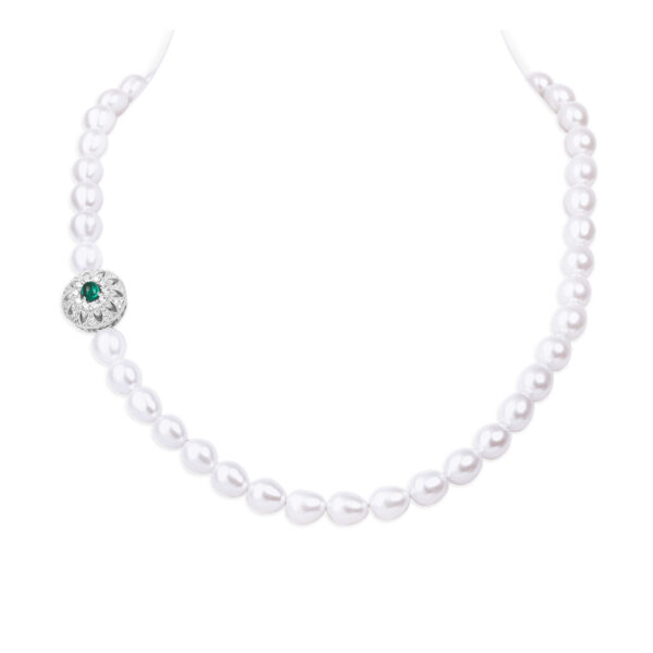 Bella White Oval Pearl Necklace /Emerald Clasp