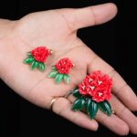 Enchanting Laligurans Pendant (Red/Green)
