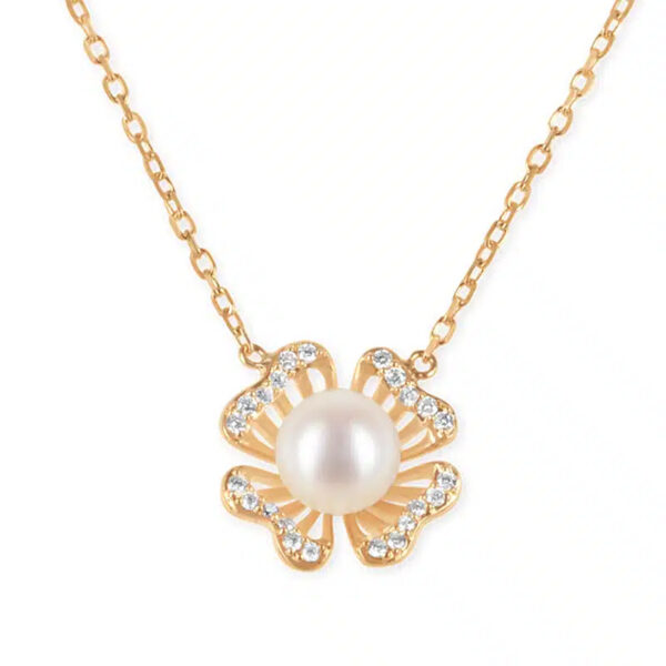 Irridescent Floral Pearl Necklace