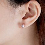 Edison Lavender Pearl Ear Studs/ metallic overtone