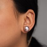 Edison Lavender Pearl Ear Studs/ metallic overtone