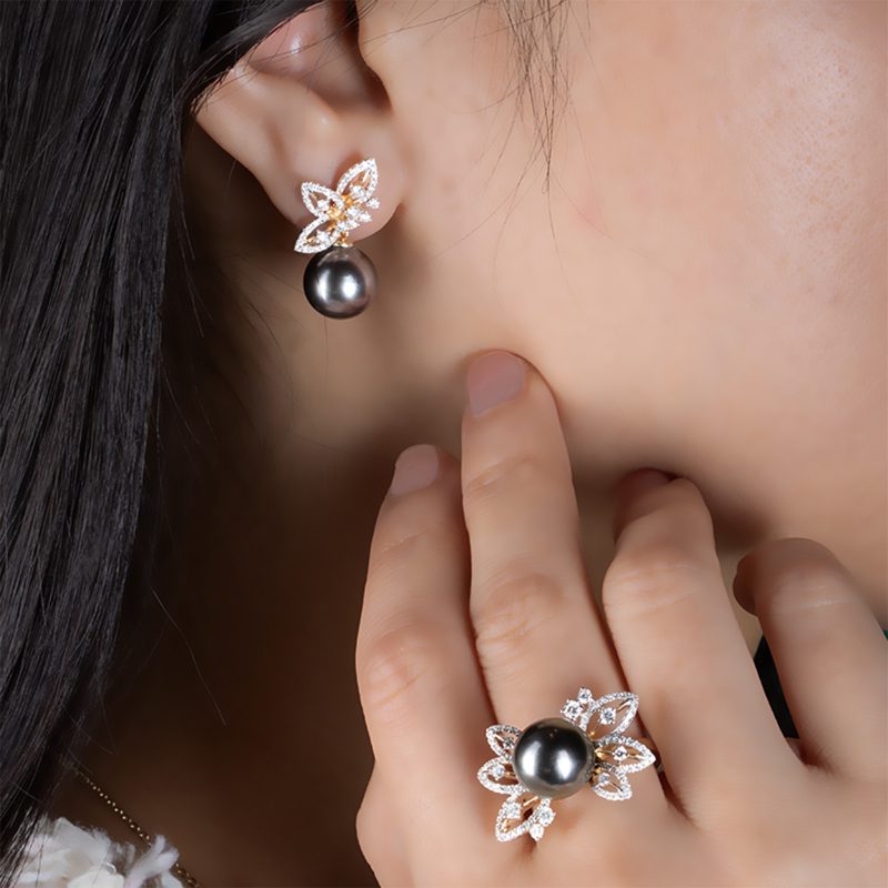 Lisa Pearl and Diamond Earrings