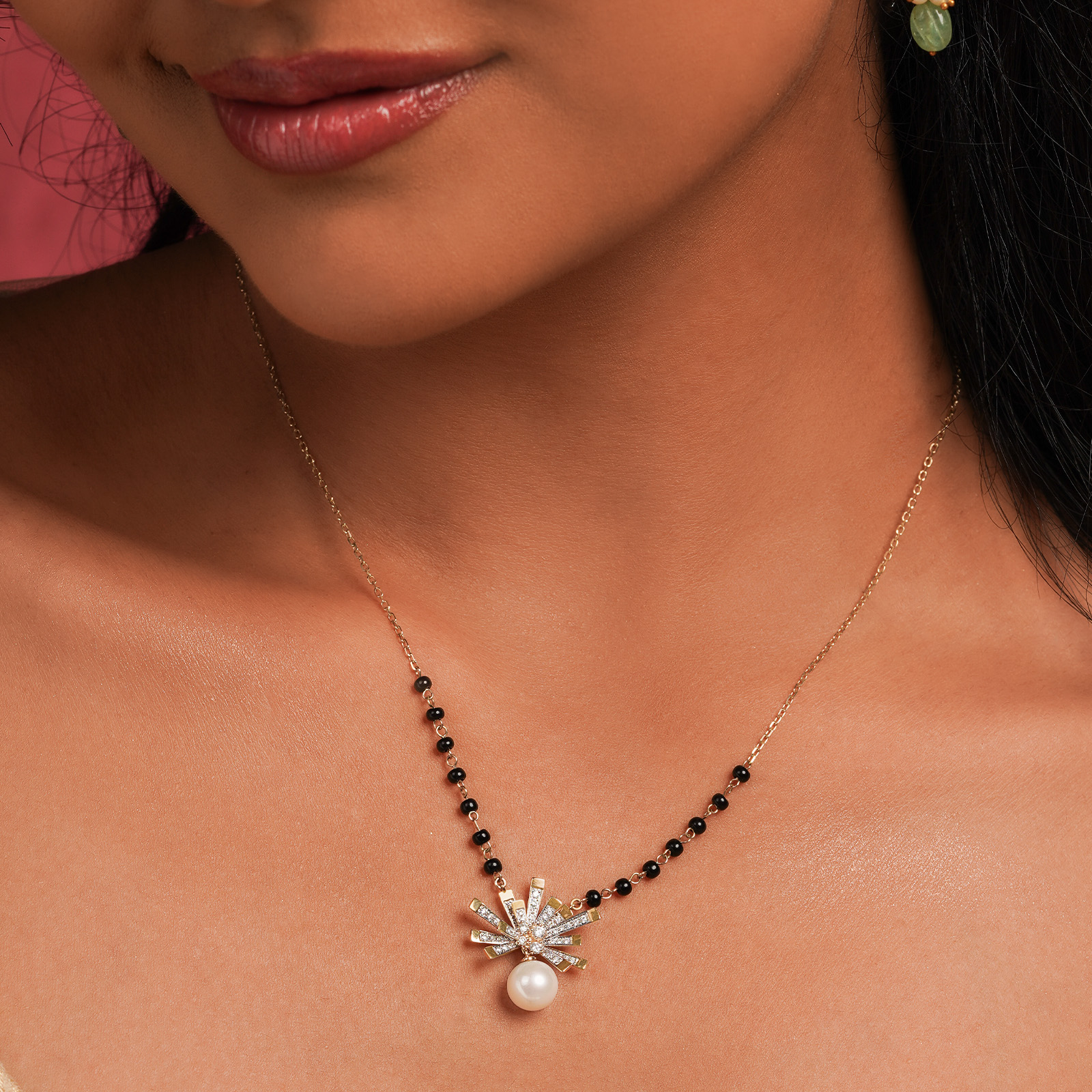 Makhamali-Phool-Mangalsutra.jpg Makhmali Phool Mangalsutra