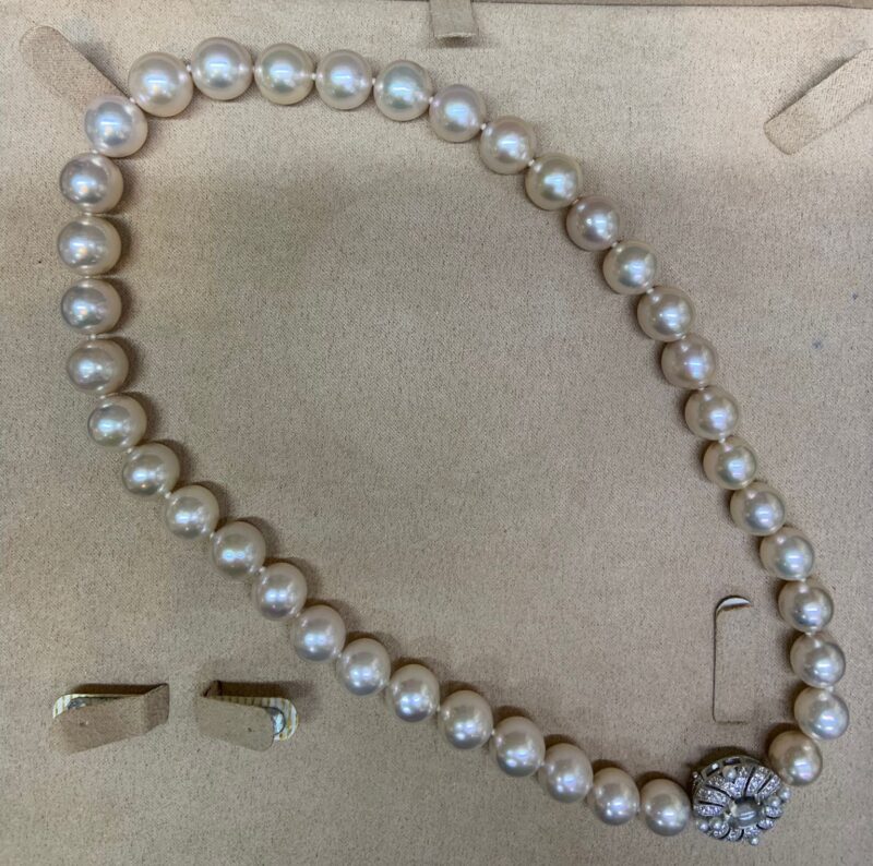 Anna Premium White Pearl Necklace/ Moonstone/ 10-11 mm